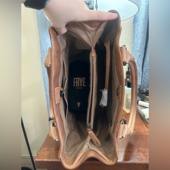 Frye Melissa Distressed Sand Leather Tote Shoulder Bag - Picture 5 of 9